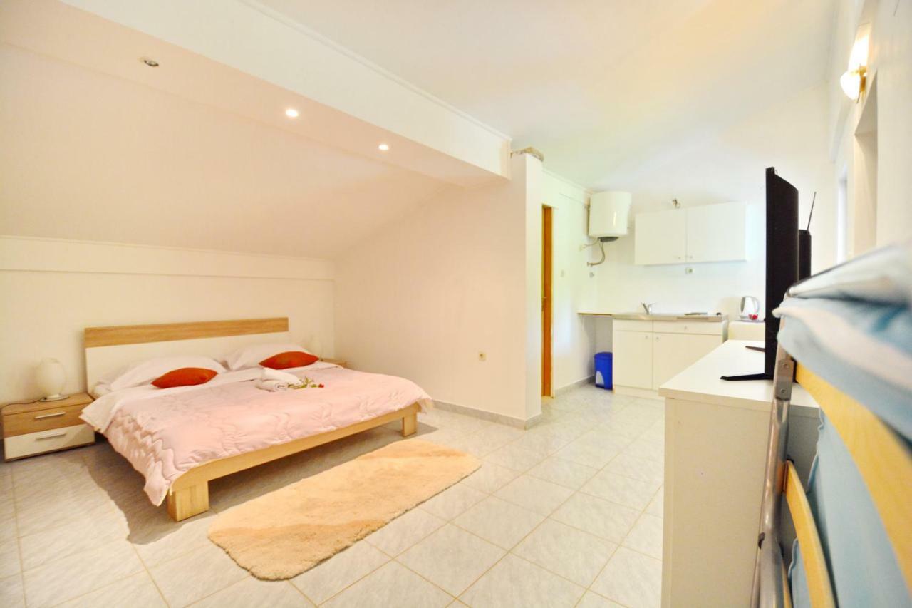 Apartmani Maca Sikovo Экстерьер фото