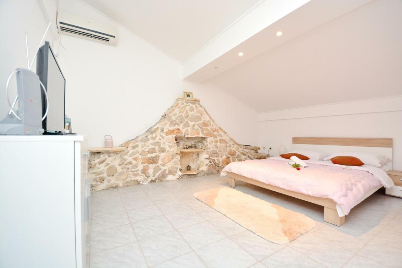 Apartmani Maca Sikovo Экстерьер фото